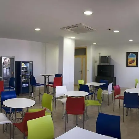 Inturjoven Hostel